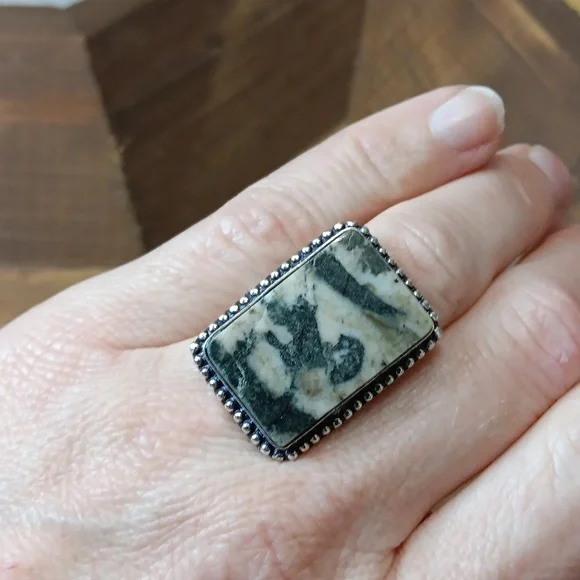 Rectangular Stone Ring - Picture 3 of 5